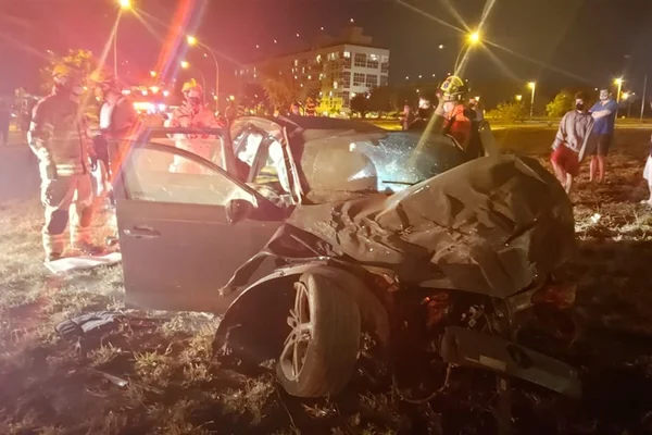 Carro envolvido em acidente