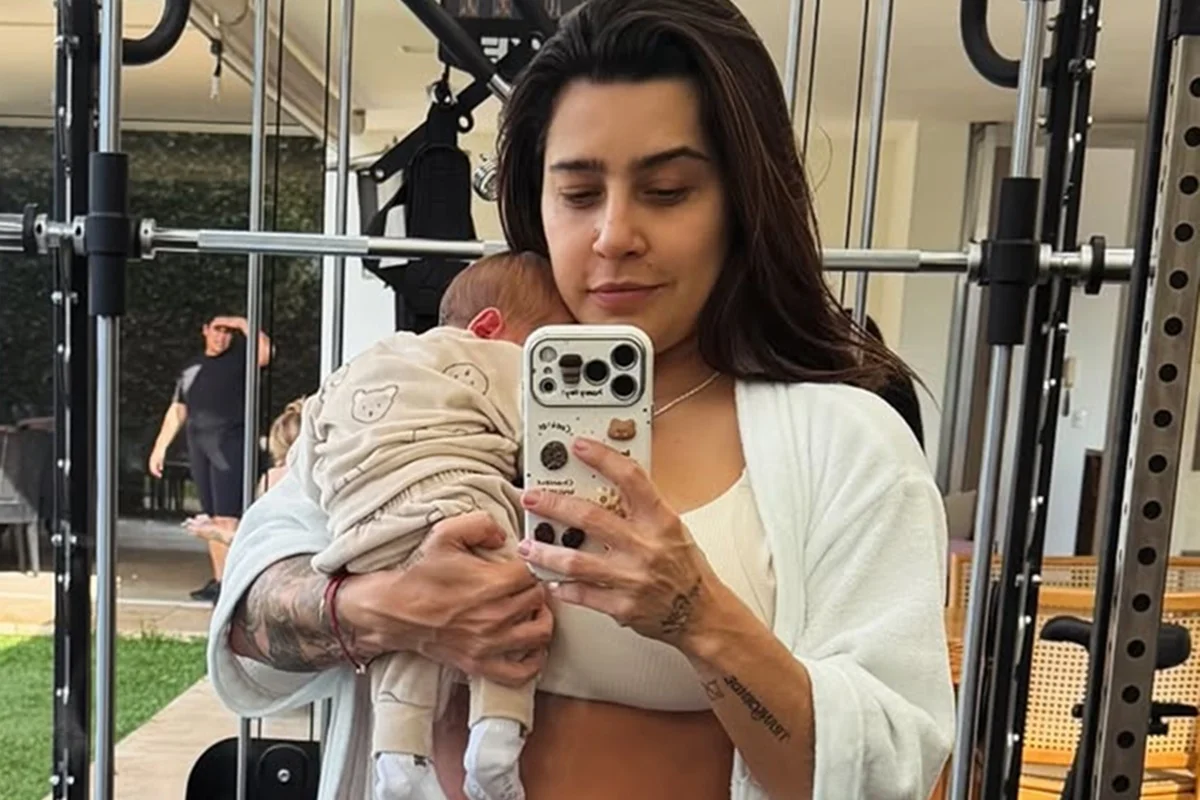 Lauana Prado deu à luz Dom há 15 dias Lauana Prado deu à luz Dom há 15 dias
