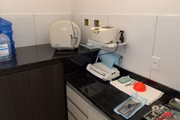 Itens na clínica do falso dentista