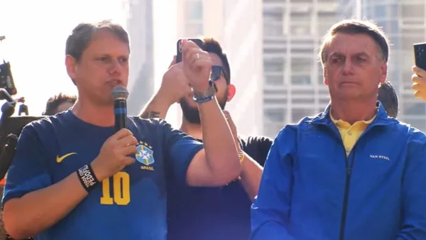 Tarcísio de Freitas e Bolsonaro na Paulista 2025
