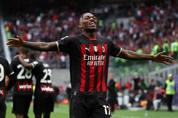 Rafael Leão faz dois, Milan volta a ganhar e sobe para 5º no Italiano
