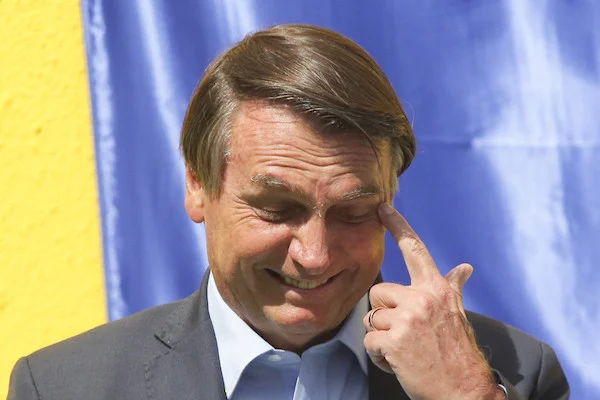Sem partido há mais de um ano, Bolsonaro recebeu convites de ao menos 4 siglas