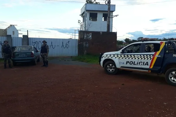 PM encontra bomba em carro horas após explosão de caixas eletrônicos