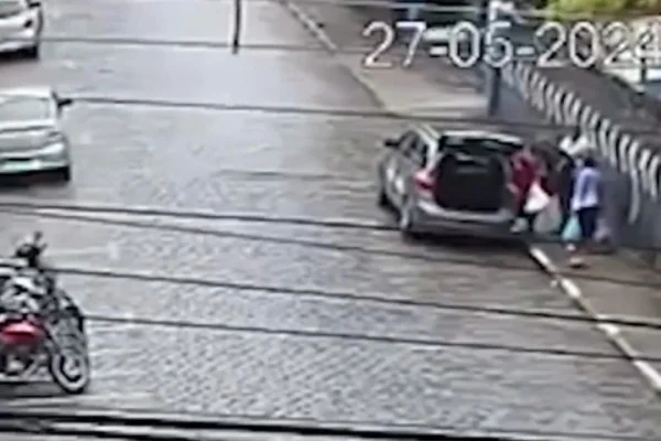 Prefeito de Mogi acusa Bertioga de “transferir” moradores de rua