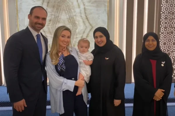 Eduardo Bolsonaro diz que gasto de viagem a Dubai é “lucrativo” ao país