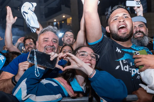 Torcida do Racing no RJ antes de partida da Libertadores