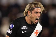 Spinelli fez o último gol do Vasco no jogo Spinelli fez o último gol do Vasco no jogo