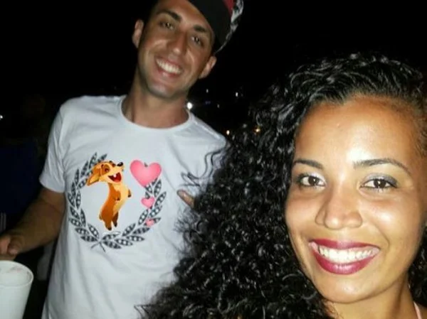 Marido posta última foto do casal antes de raio atingir esposa