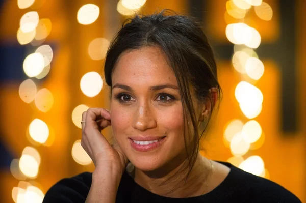 Meghan Markle comete deslize e pode ter revelado sexo de seu bebê