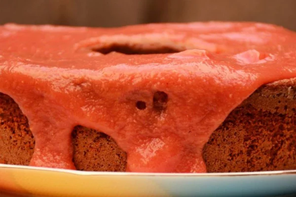 Bolo de milho com goiabada tradicional
