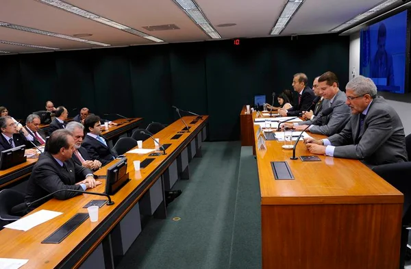 Após recesso, Congresso deverá retomar trabalho de nove CPIs