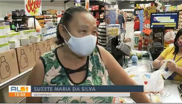 Dona Suzete chorando no mercado por causa da inflação e da alta dos alimentos