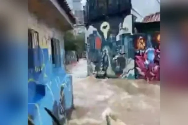 beco do batman alagado