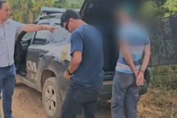 Imagem colorida de prisão de psicólogo
