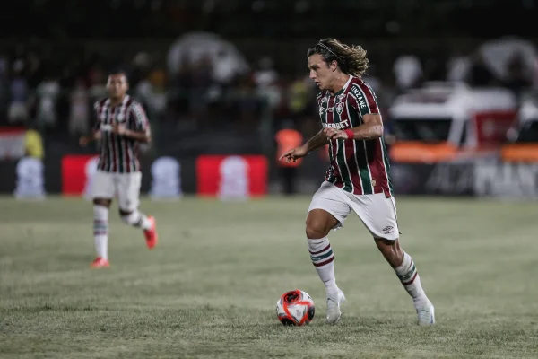 Foto colorida de Cannobio pelo Fluminense - Metrópoles