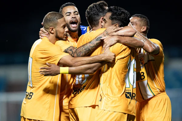 Brasiliense encara o Goiás em busca do bicampeonato na Copa Verde