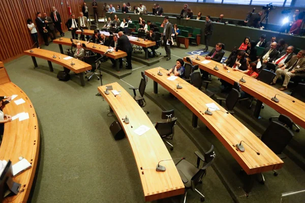 Veja a evolução de bens dos distritais candidatos à reeleição