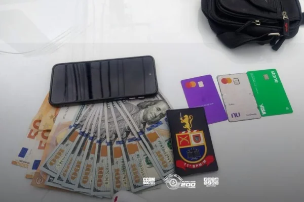 Homem é preso por furtar moedas estrangeiras durante Ramadã - Metrópoles