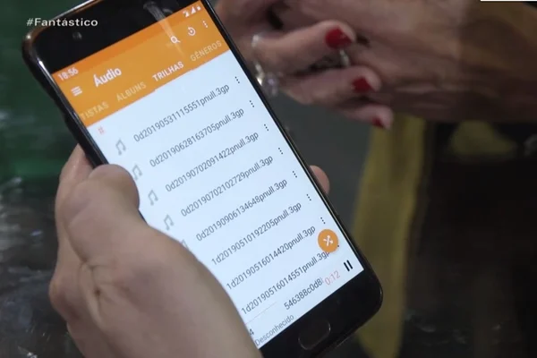 Mulher instala app espião no celular do marido: “Ouvi a relação”