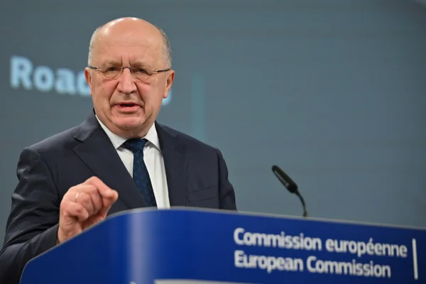 Imagem colorida mostra o comissário europeu da Defesa, Andrius Kubilius - Metrópoles