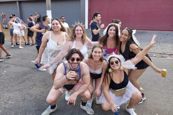 Ivete Sangalo, blocos Casa Comigo e Ritaleena e muito mais fazem parte da programação de sábado de Pré-Carnaval. Veja os principais desfiles - Metrópoles