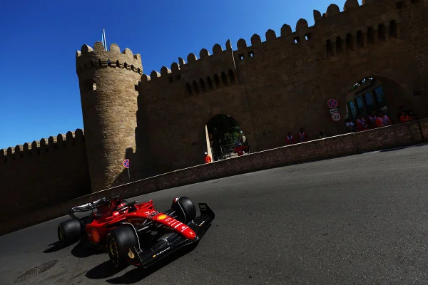 F1: Leclerc supera Red Bull e é o mais rápido do dia no Azerbaijão