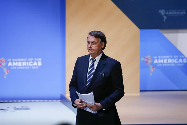 Nos EUA, Bolsonaro faz live após ir à Cúpula das Américas
