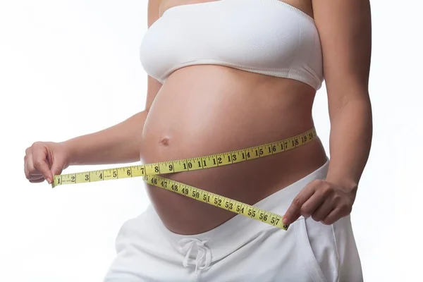 Descubra com quantos meses a barriga de grávida aparece