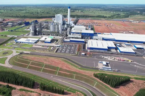Imagem de fábrica da Suzano - Metrópoles
