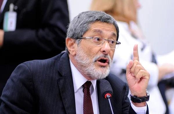 Gabrielli diz que conclusão do TCU sobre Pasadena “é ficção”