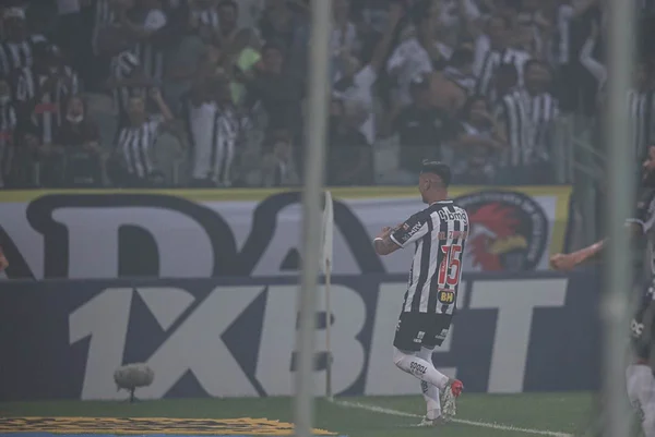 Atlético-MG bate o Grêmio e segue firme na liderança do Brasileirão