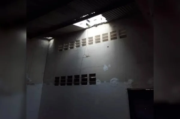 Ladrão tenta assaltar loja e morre ao cair de telhado