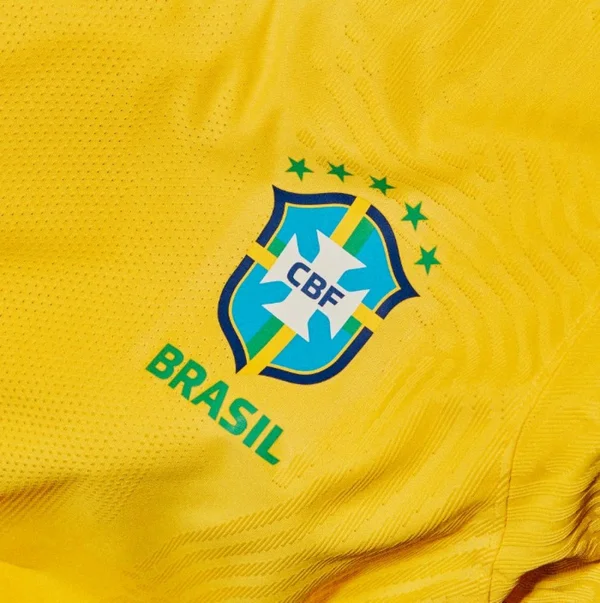 MG: mercado é proibido de trocar uniformes vermelhos por camisas da Seleção