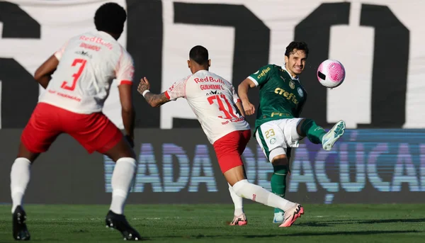 Imagem colorida do jogo entre Palmeiras e Bragantino - Metrópoles