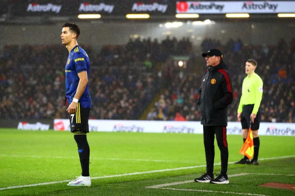 Com Cristiano Ronaldo apenas no segundo tempo, United só empata