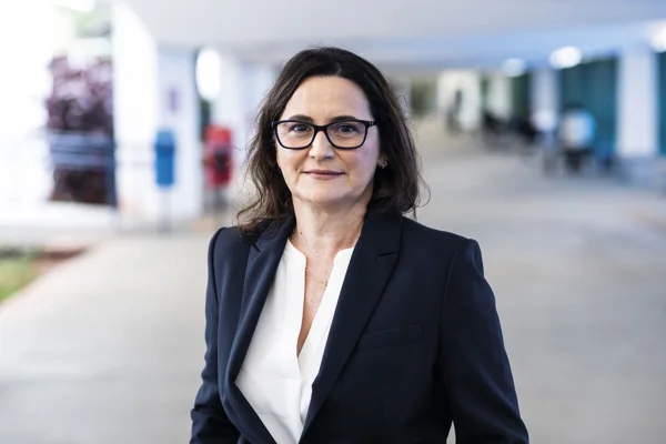 Liane Rossi quimica professora Usp - cientista brasileira recebe Prêmio Sueco