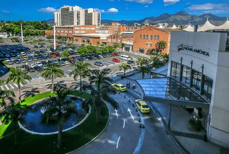 Vídeo: assalto a joalheria em shopping no Rio acaba em tiroteio