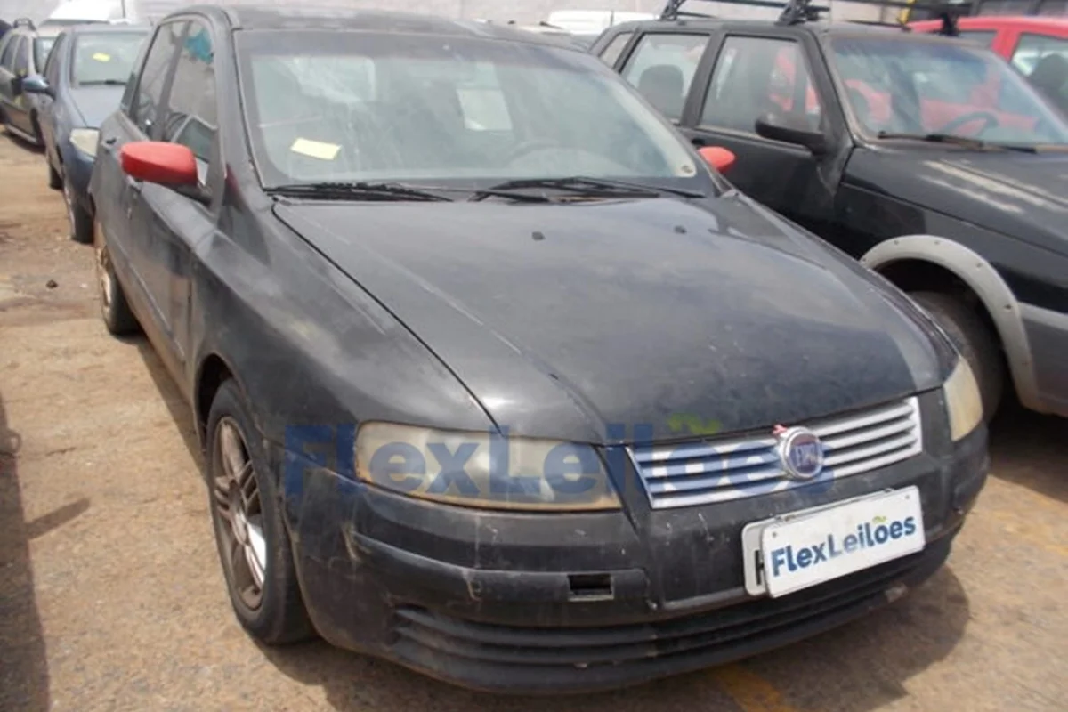 Fiat Stilo 2004 R$ 1,5 mil Fiat Stilo 2004 R$ 1,5 mil
