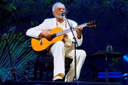 Gilberto Gil é clicado durante apresentação