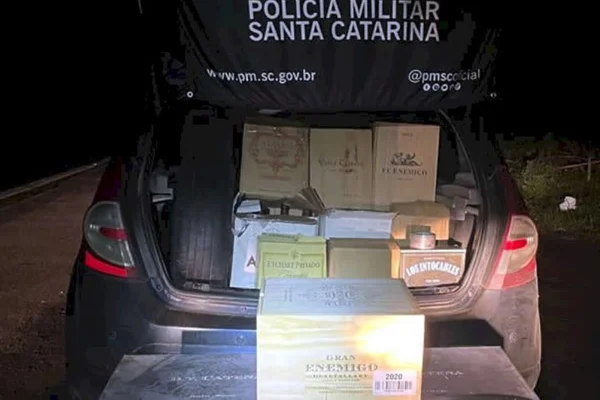 Carro com garrafas de vinhos argentinos é apreendido em Santa Catarina - Metrópoles