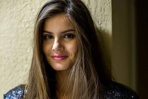 Camila Queiroz pode voltar à Globo para Verdades Secretas 3