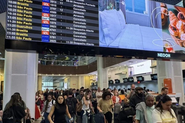Foto colorida do Aeroporto Santos Dumont - Metrópoles