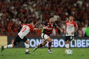 Partida de ida terminou em vitória do Flamengo por 2 x 1.