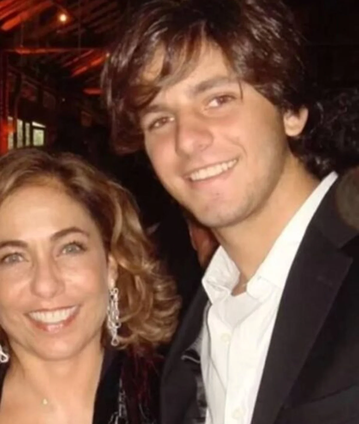 Cissa Guimarães e Rafael Mascarenhas fazem pose Cissa Guimarães e Rafael Mascarenhas fazem pose