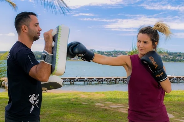 Conheça o dia a dia fitness da advogada e estilista Lucila Pena