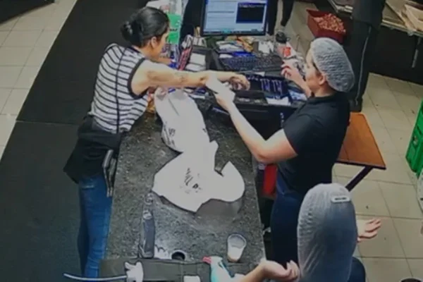Imagem colorida de dama do crime