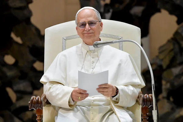 Imagem colorida de Papa Leão XIV - Metrópoles