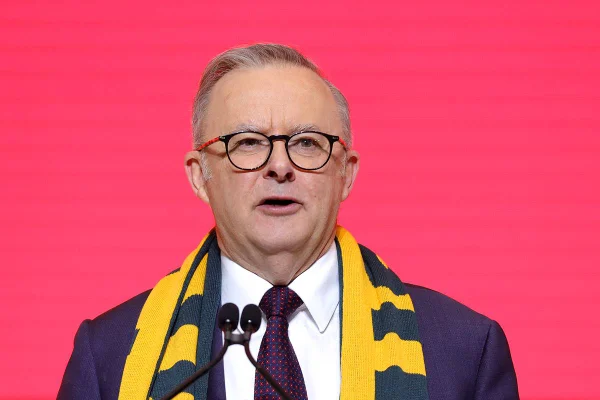Imagem colorida mostra o primeiro-ministro da Austrália, Anthony Albanese - Metrópoles
