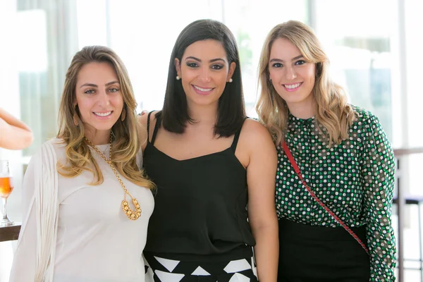 Daniela Bittar, Carol Gonzaga e Ana Laura Bittar
Daniela Bittar, Carol Gonzaga e Ana Laura Bittar