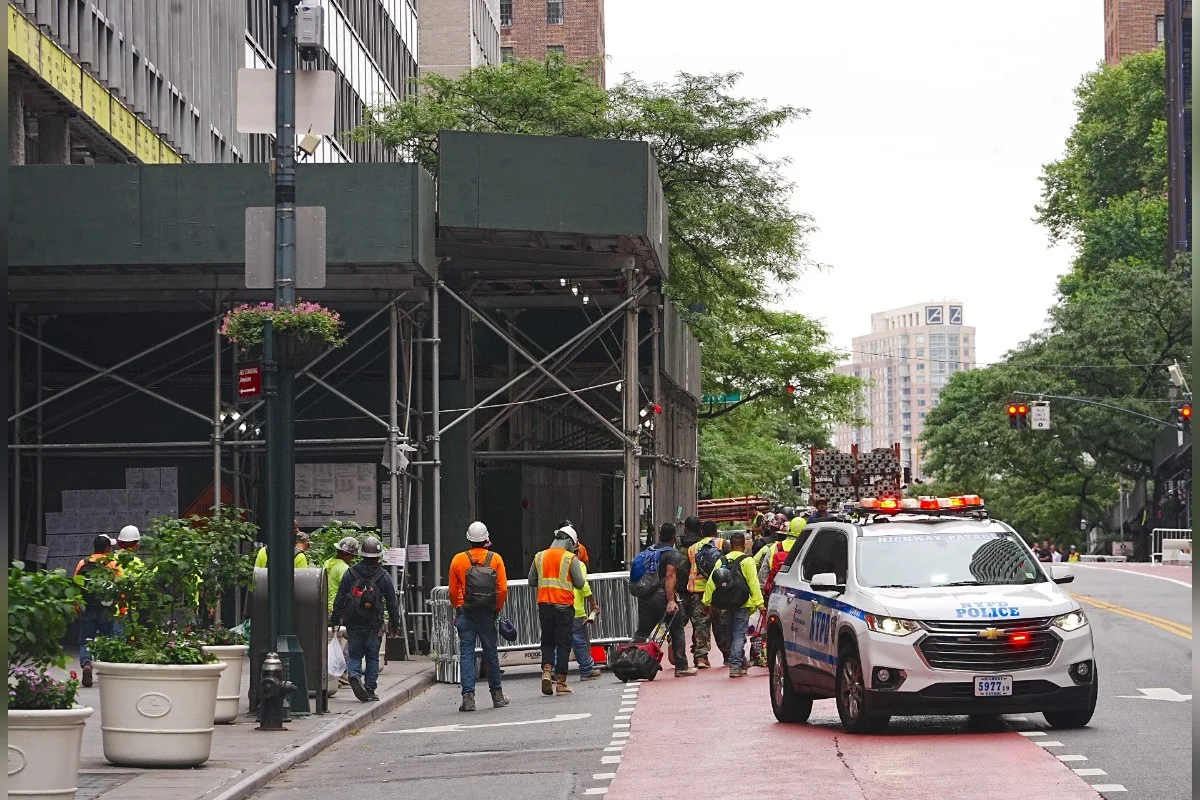 Prédio de 37 andares corre risco de desabar em Nova York - imagem 1 Prédio de 37 andares corre risco de desabar em Nova York - imagem 1